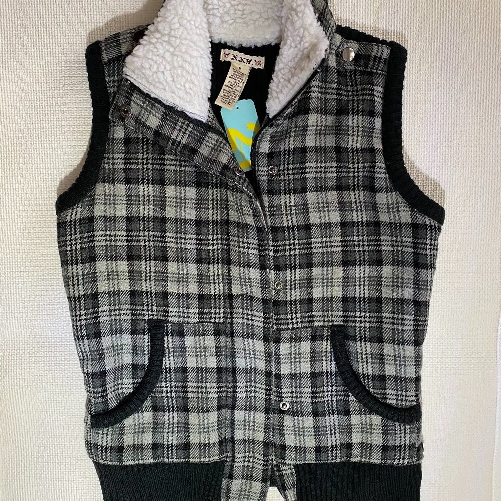 New With Tags: Forever 21 Outerwear Sweater Jacket - Black/Grey - Size: Medium